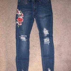 Embroiderd Flower Skinny Jeans